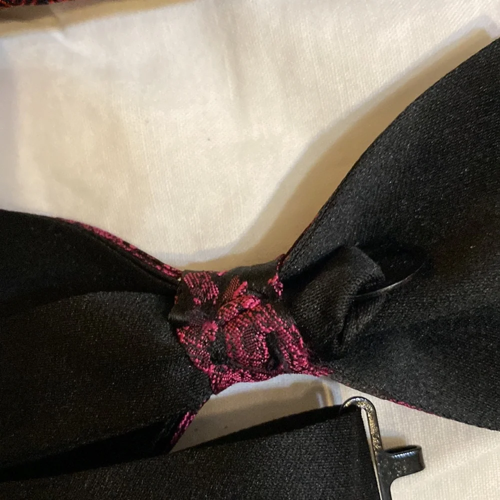 Set of 5 tie and cumber bun sets along with cuff links and buttons